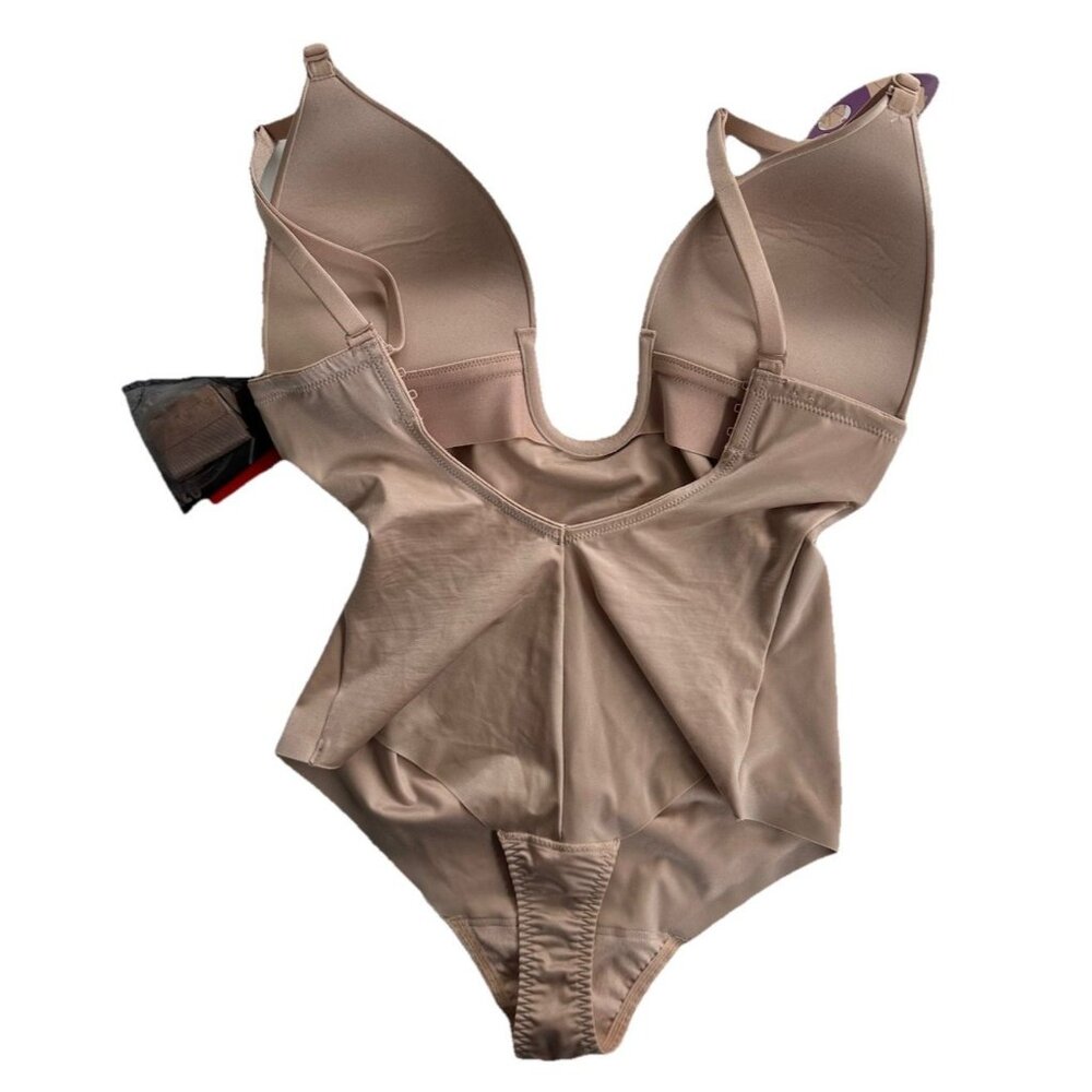 Spanx Suit Your Fancy Plunge Low-Back Thong Multiway Bodysuit sz M Nude Beige - Picture 4 of 5